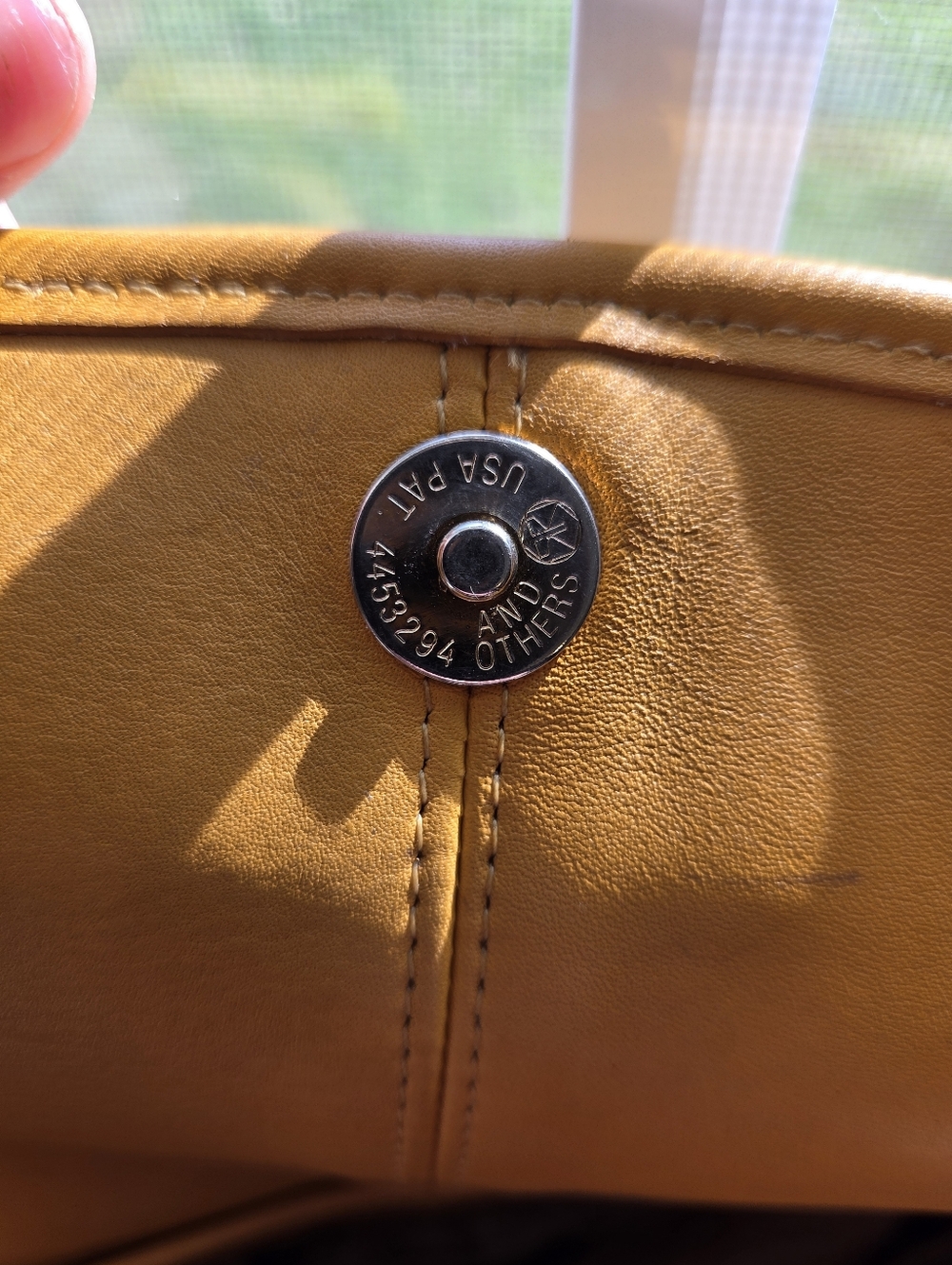 Coach Ergo 9034 1990s Yellow Glove Tanned Leather - Picture 14 of 16